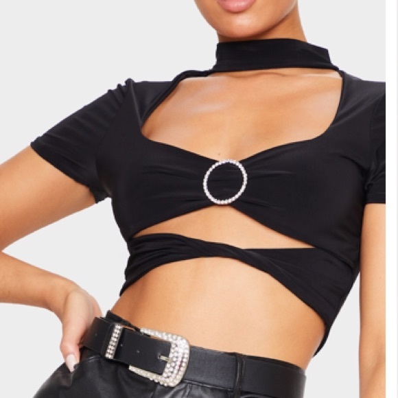 🖤 PrettyLittleThing Cut Out Top 🖤 - Picture 1 of 2